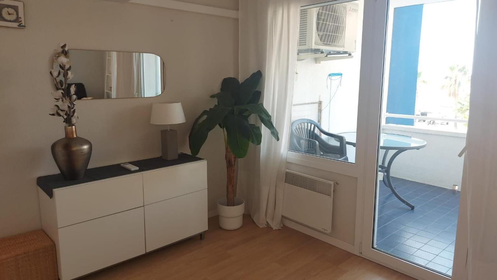 1ª Linea Reformado Y Frente Al Puerto Deportivo Firmamos Contrato Si El Cliente Lo Solicita Aunque Es Necesario Hacer La Reserva Para Poder Comunicarse L'L'Hospitalet de l'Infant Extérieur photo